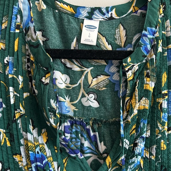 Old Navy Blouse, Like New, Sz L - Picture 2 of 2